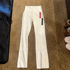 CARBON38 BRAND NEW “Straight Cut Boot Legging” IN SIZE M!!
